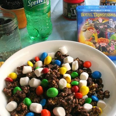 #ad Make Family Movie Night an awesome event for everyone with a special Dark Chocolate Popcorn mix! #MakeItAMovieNight