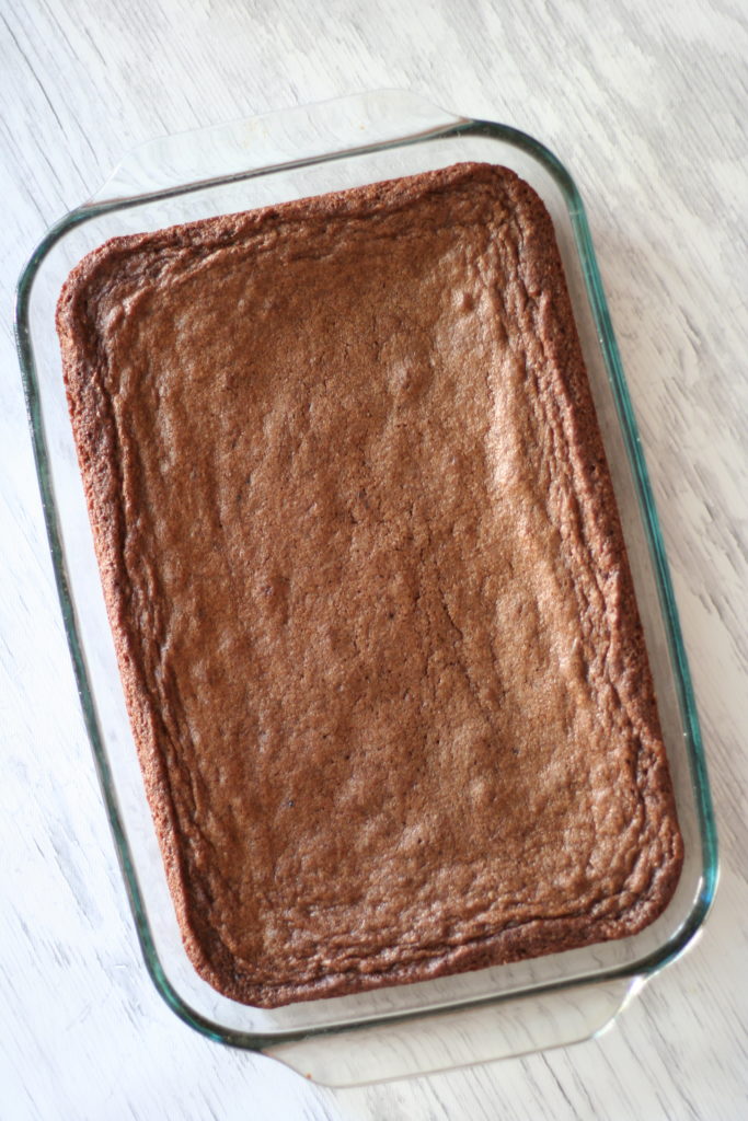 a pan of finished brownies